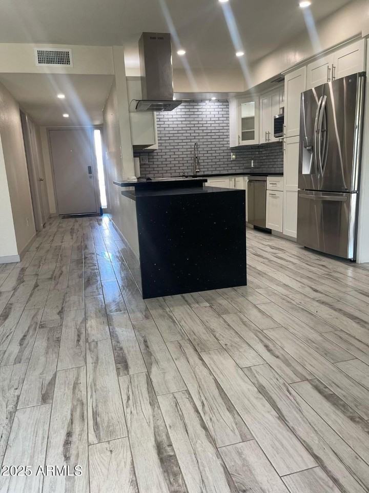 2433 West Eugie Avenue - Photo 7 of 26