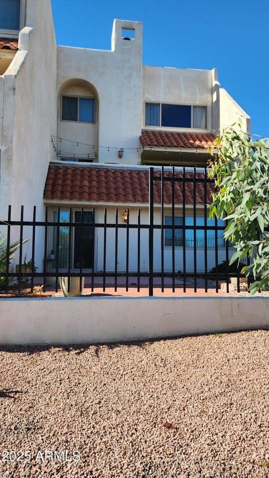 4330 North 5th Avenue #105 - Photo 3 of 18