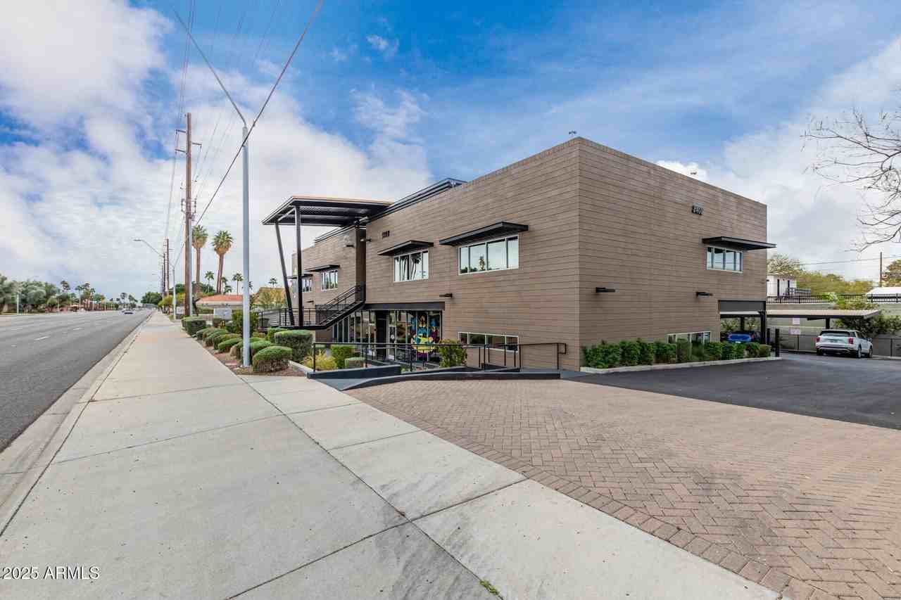 2402 S Rural Rd Unit 101/201 #101-201 - Photo 2 of 13