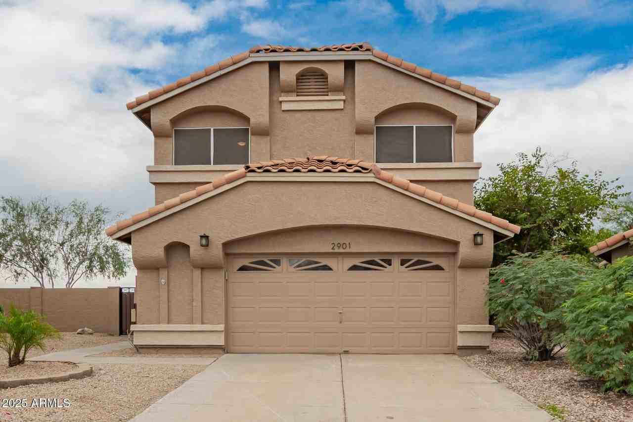 2901 Woodland Drive - Photo 2 of 33