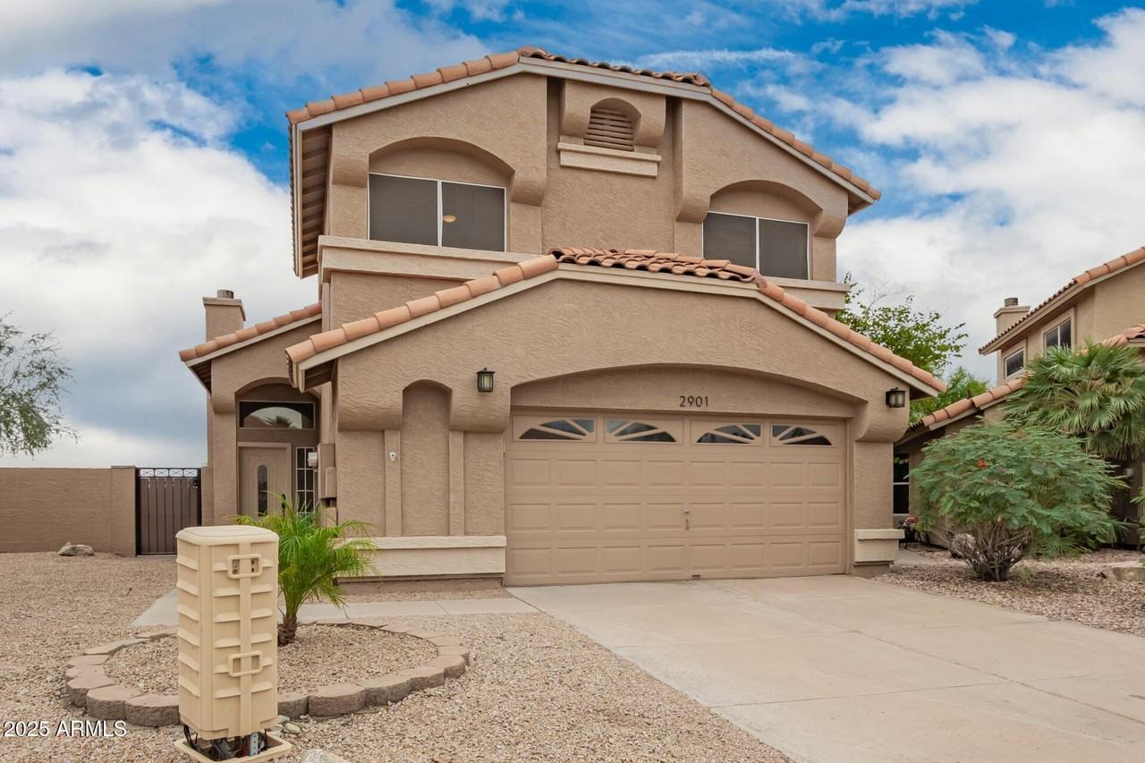 2901 Woodland Drive - Photo 4 of 33