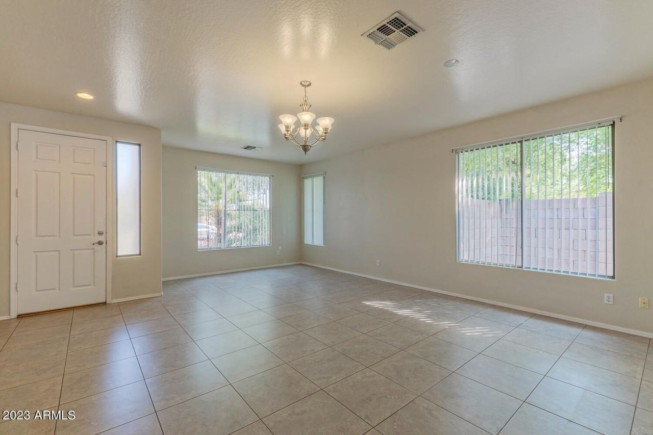 11605 La Reata Avenue - Photo 3 of 37