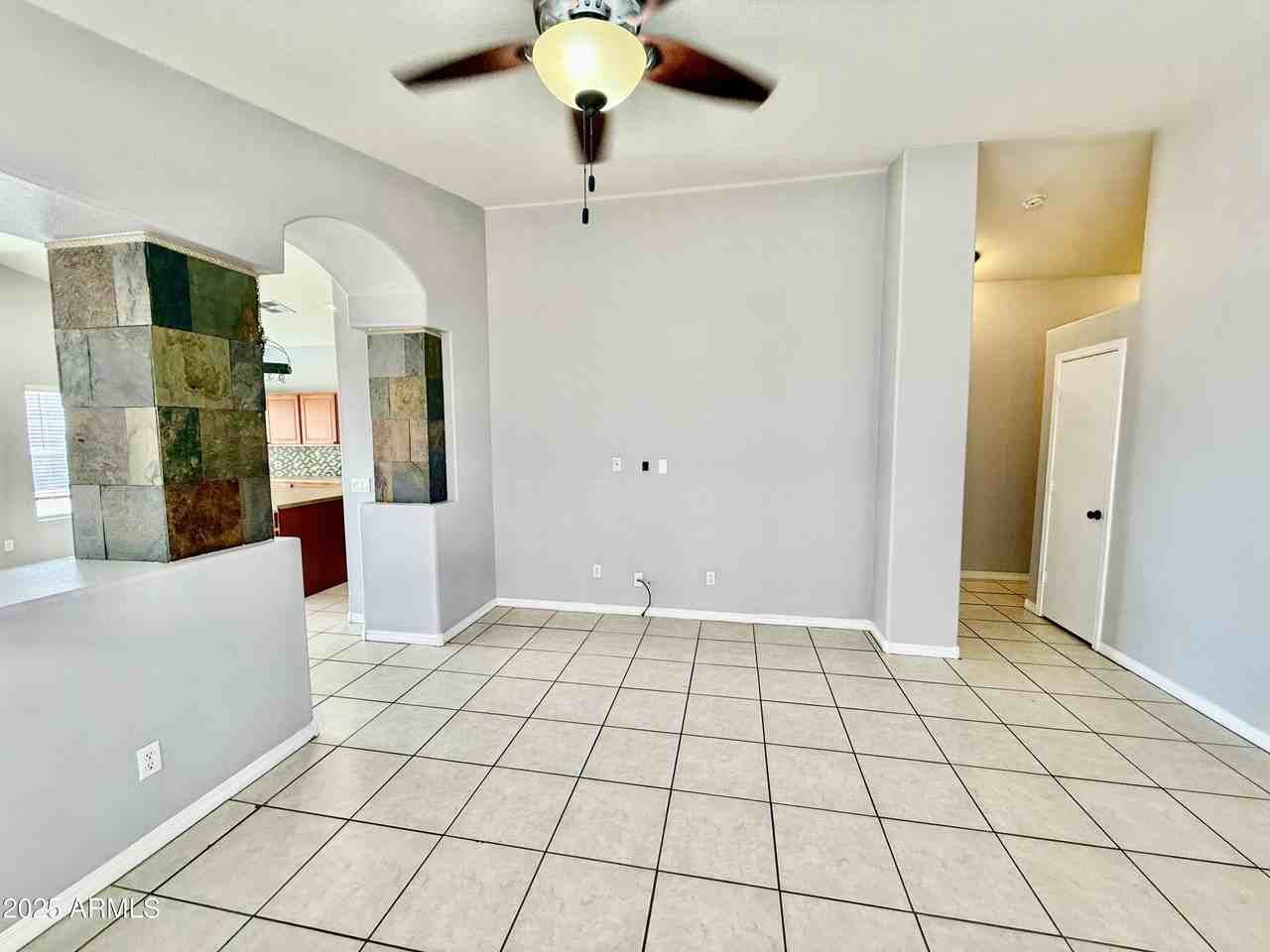 4747 East Desert Wind Drive - Photo 3 of 28