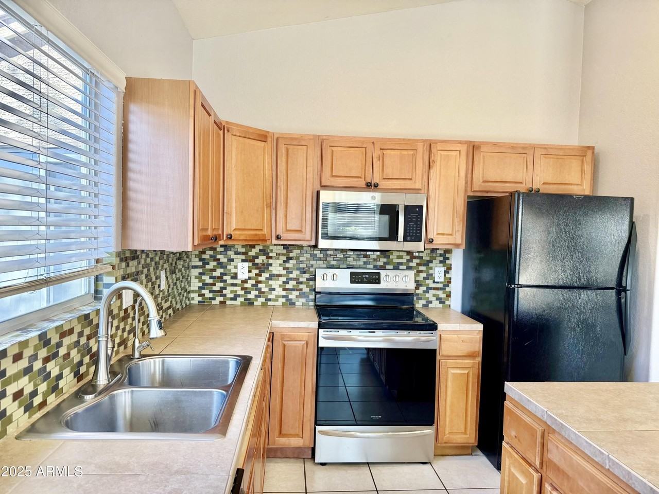 4747 East Desert Wind Drive - Photo 7 of 28