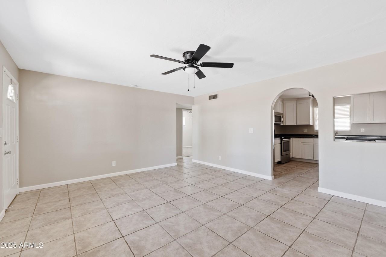 10535 E Boulder Dr - Photo 5 of 24