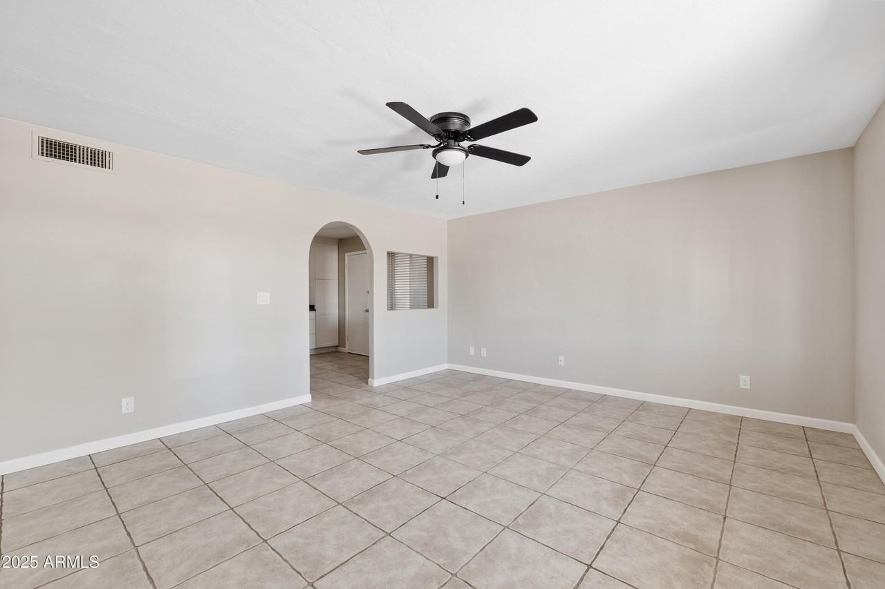 10535 E Boulder Dr - Photo 6 of 24