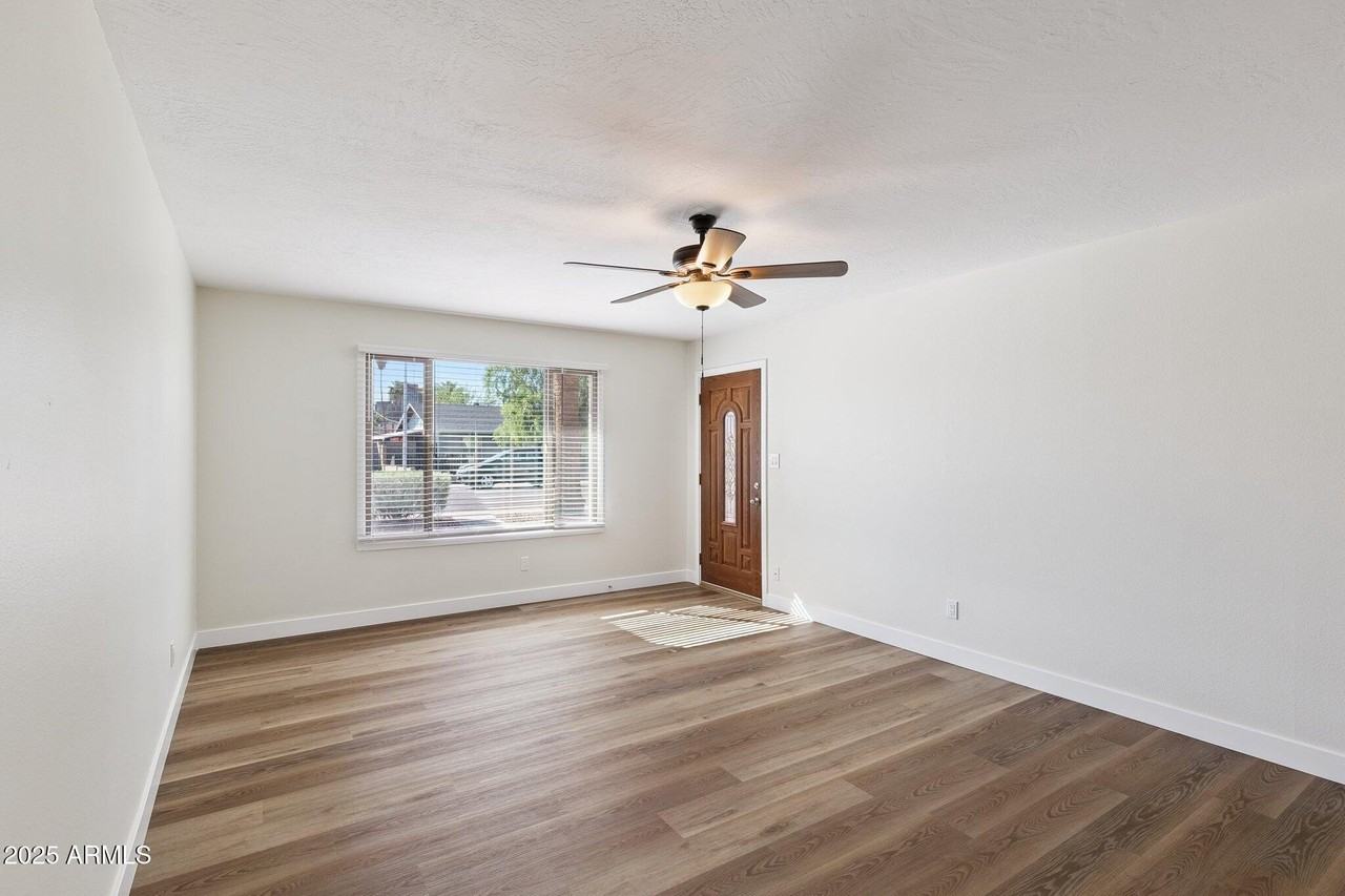 1400 E Wesleyan Dr - Photo 4 of 29