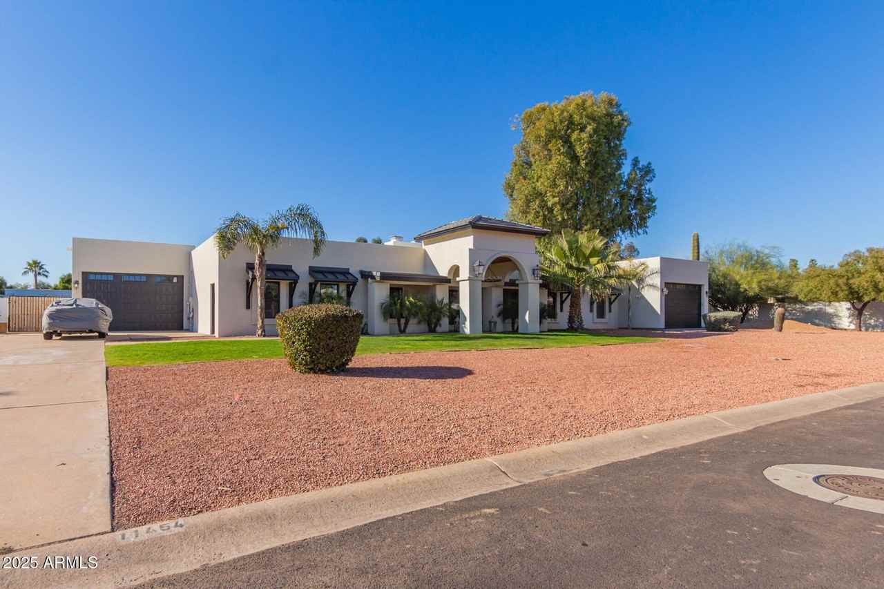 11454 North 54th Street - Photo 2 of 44