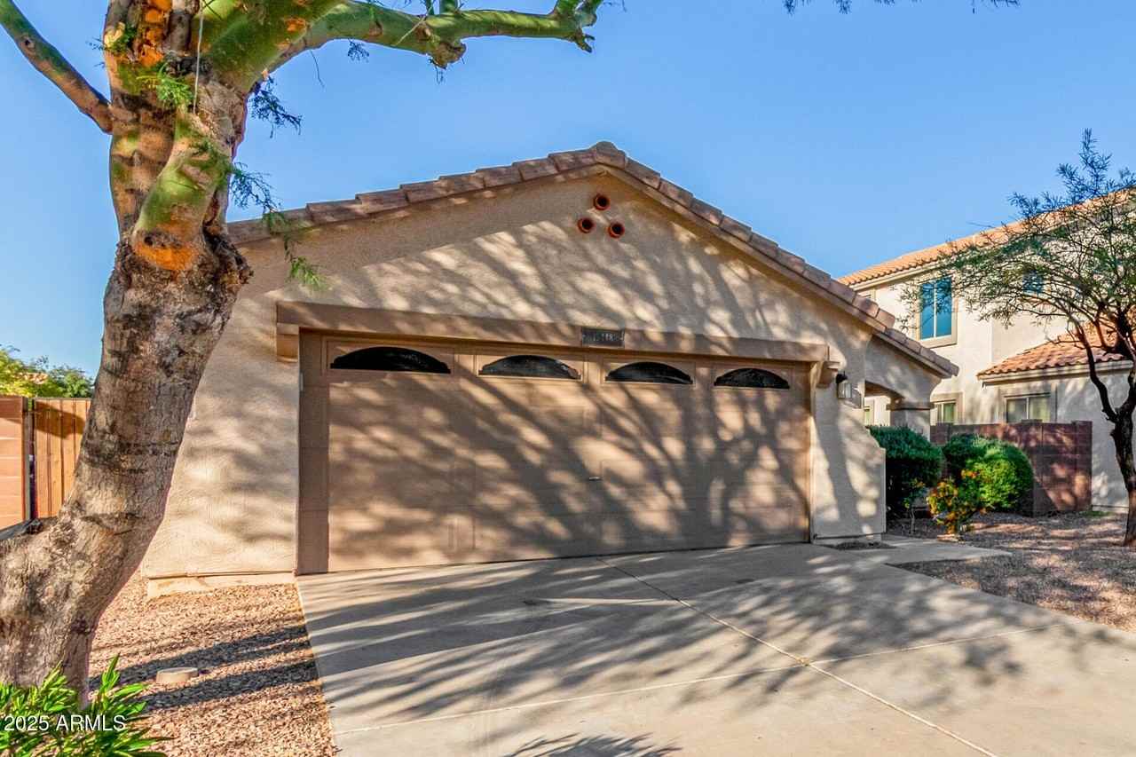 15448 W Yucatan Dr - Photo 4 of 34