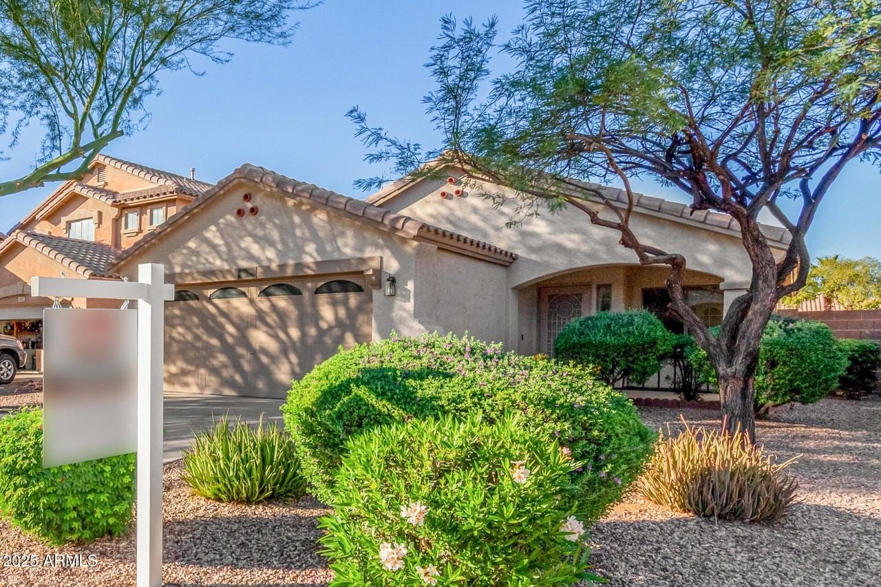 15448 W Yucatan Dr - Photo 6 of 34