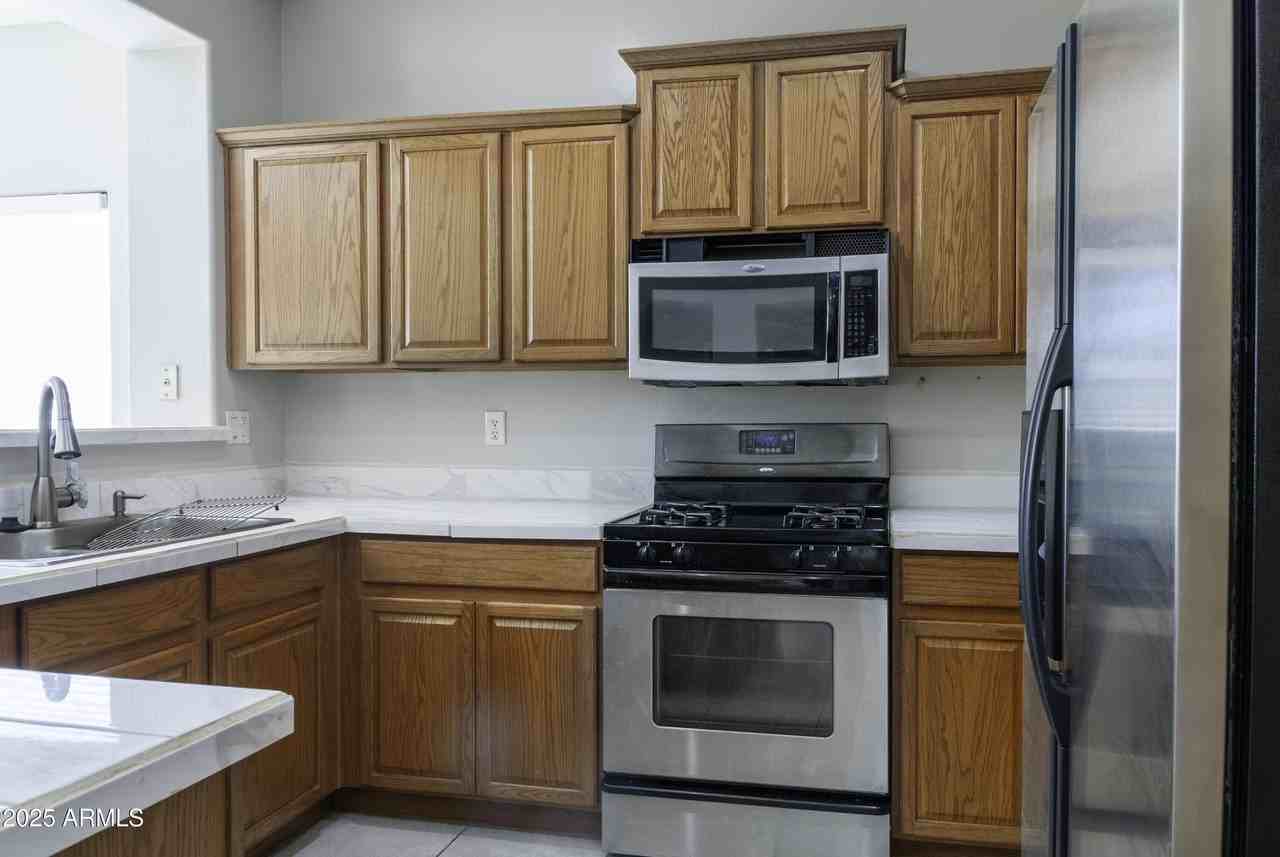 42193 W Ramona St - Photo 7 of 21