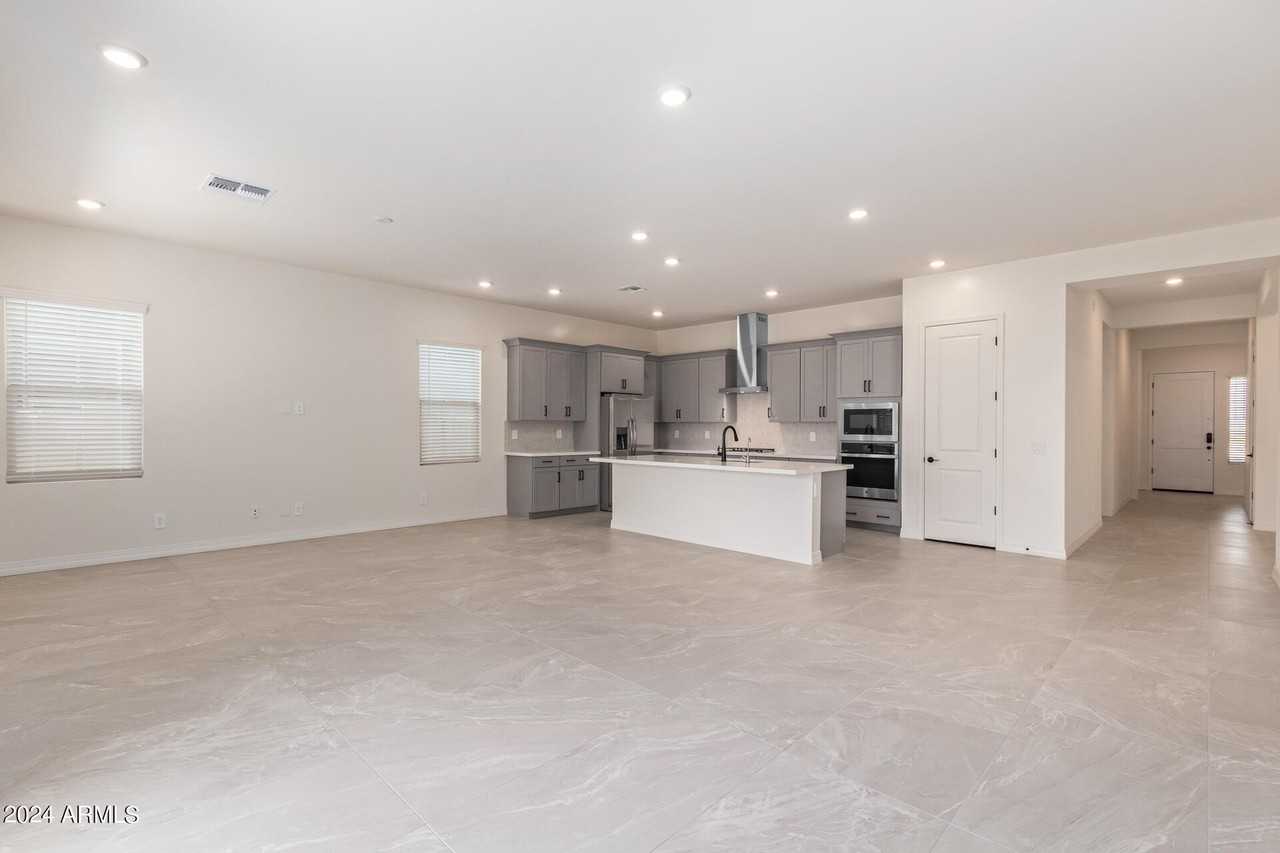 22681 East Bonanza Way - Photo 3 of 44