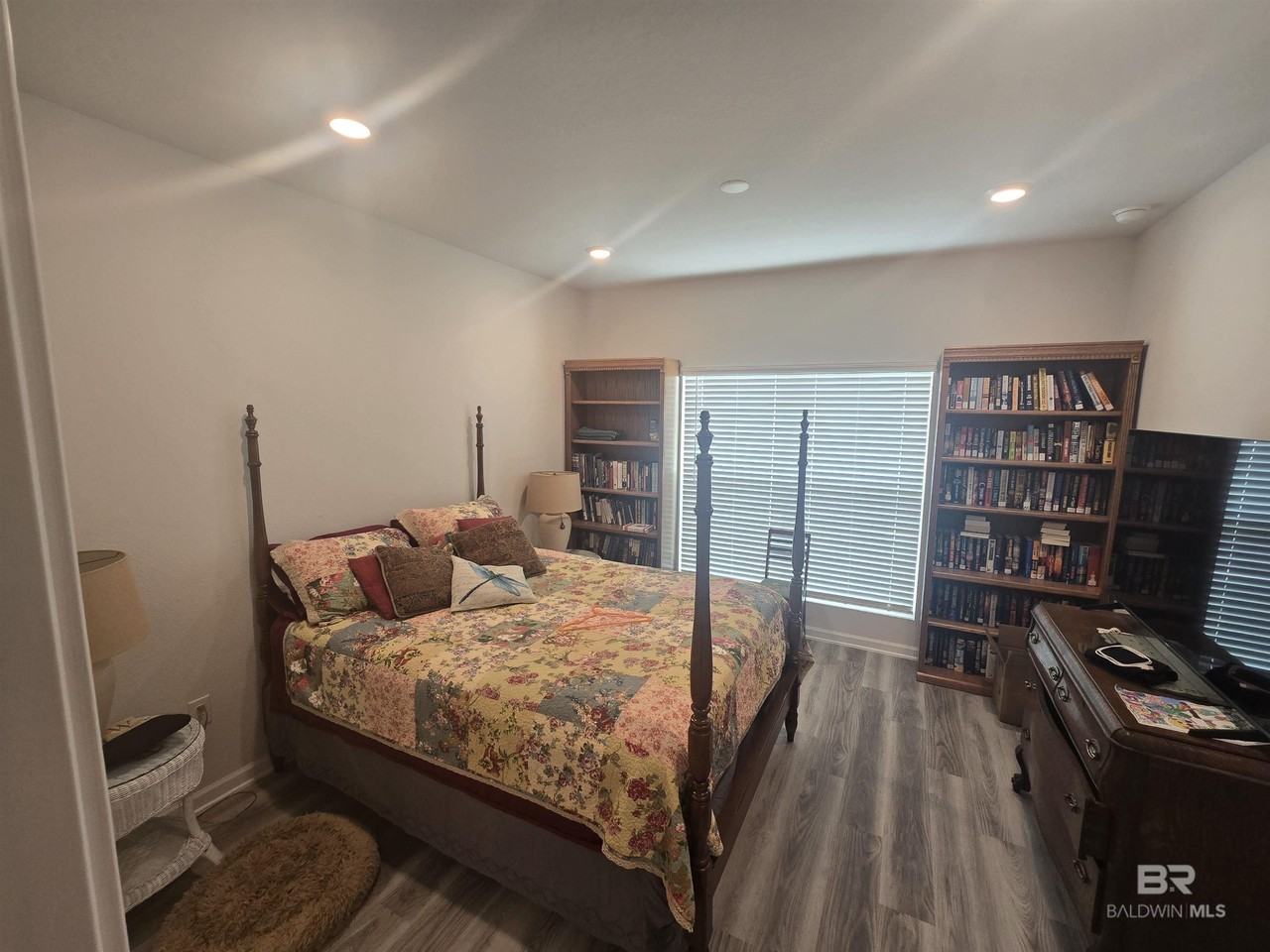 21937 Aleutian Ave - Photo 5 of 7