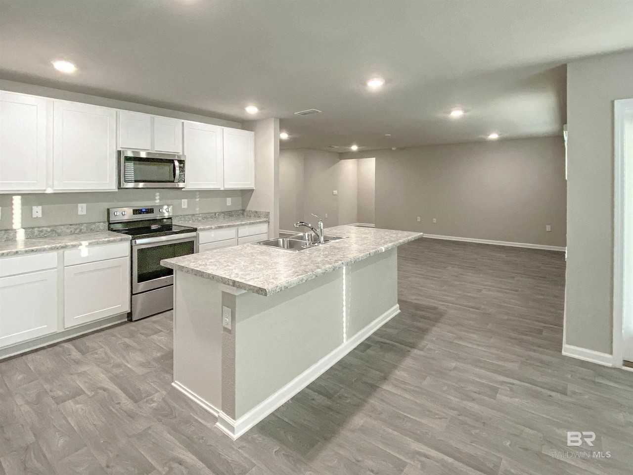 7063 Abigail St - Photo 3 of 15