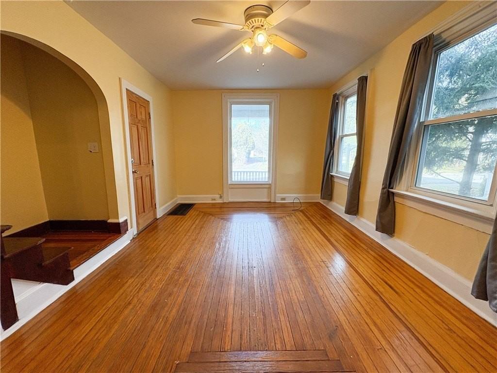 136 Main St - Photo 2 of 19