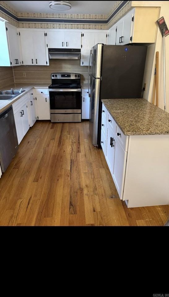 10004 Brooks Ln - Photo 3 of 8