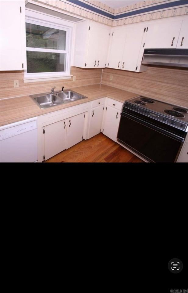 10004 Brooks Ln - Photo 4 of 8