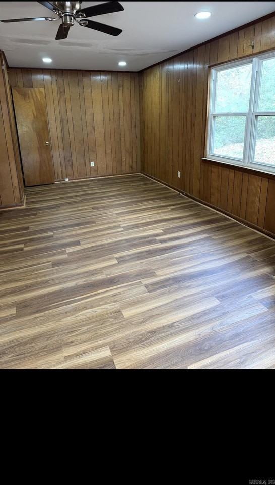 10004 Brooks Ln - Photo 7 of 8