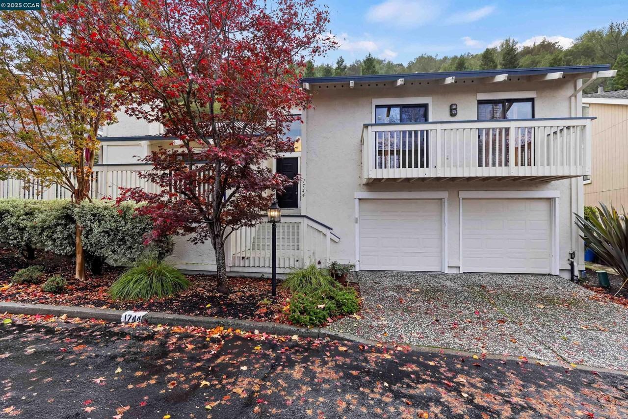 1744 Spyglass Ln - Photo 2 of 26