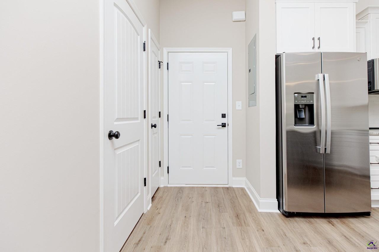 1013 Northside Dr - Photo 2 of 50