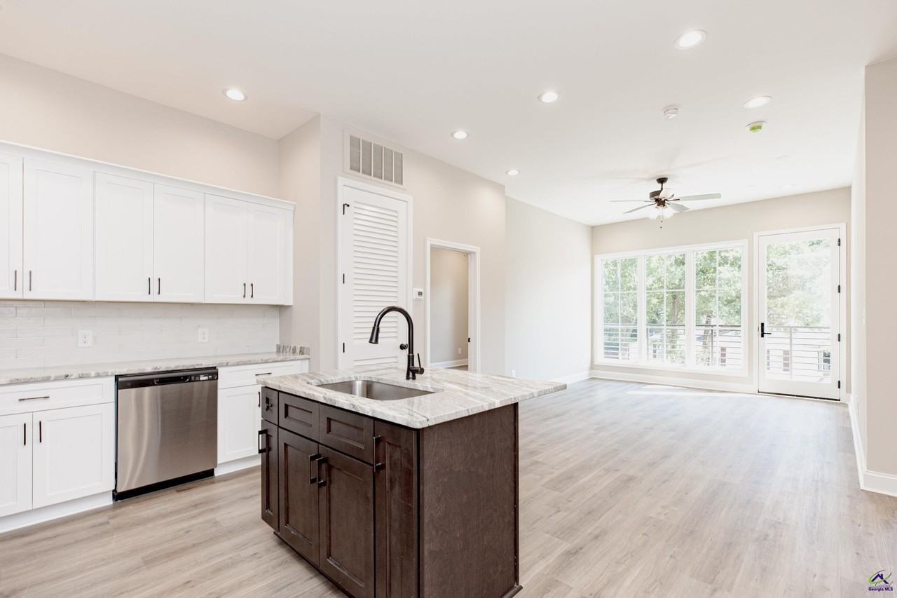 1013 Northside Dr - Photo 3 of 50