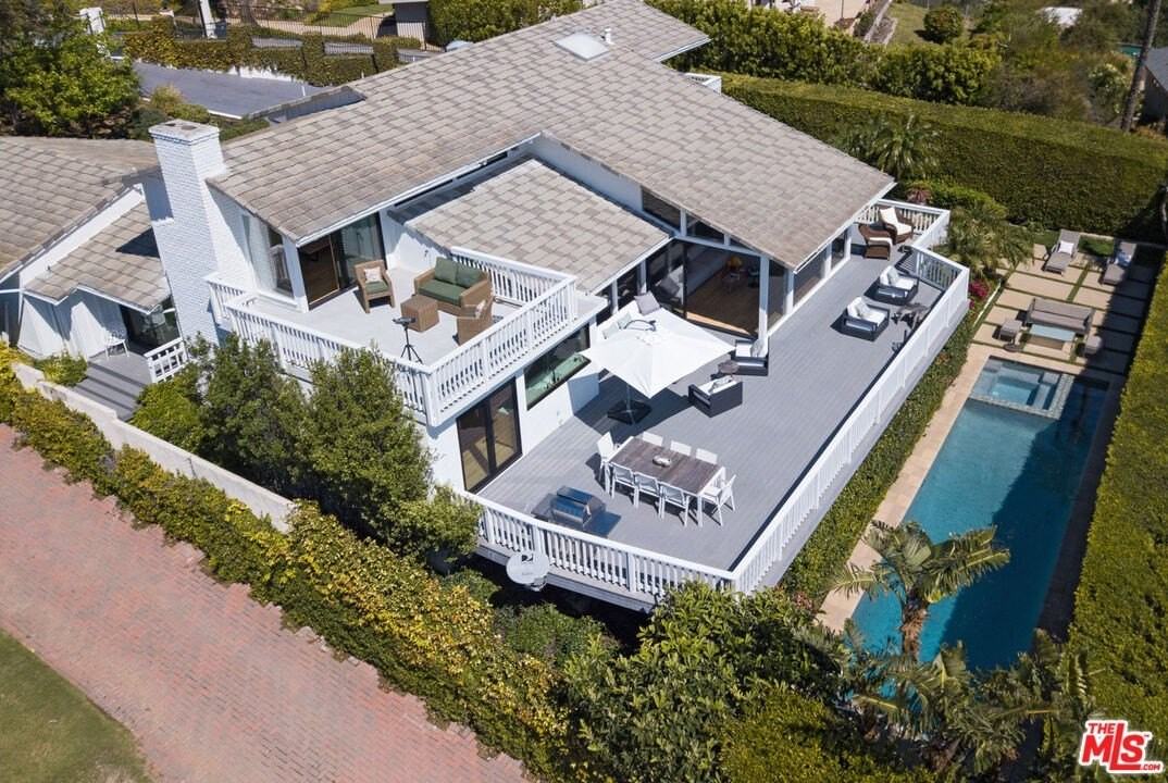 23901 Malibu Knolls Road - Photo 3 of 37