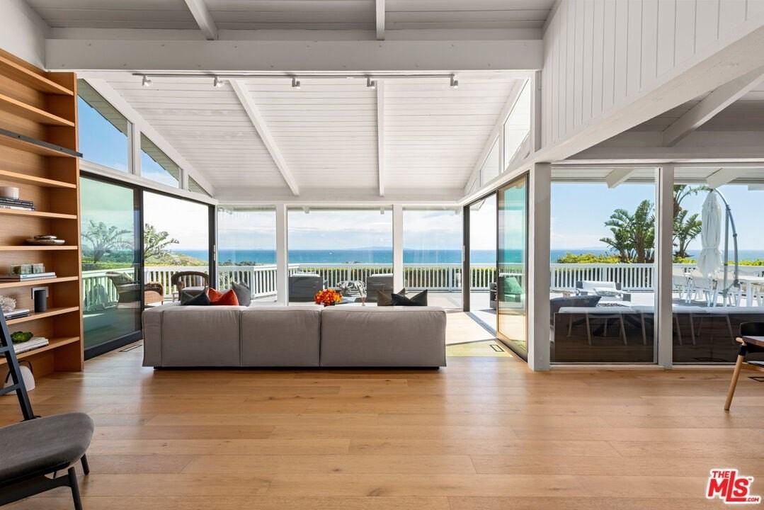 23901 Malibu Knolls Road - Photo 7 of 37