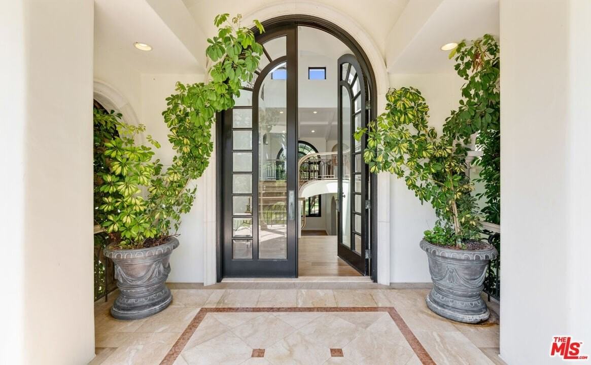 28899 Cliffside Drive - Photo 5 of 50