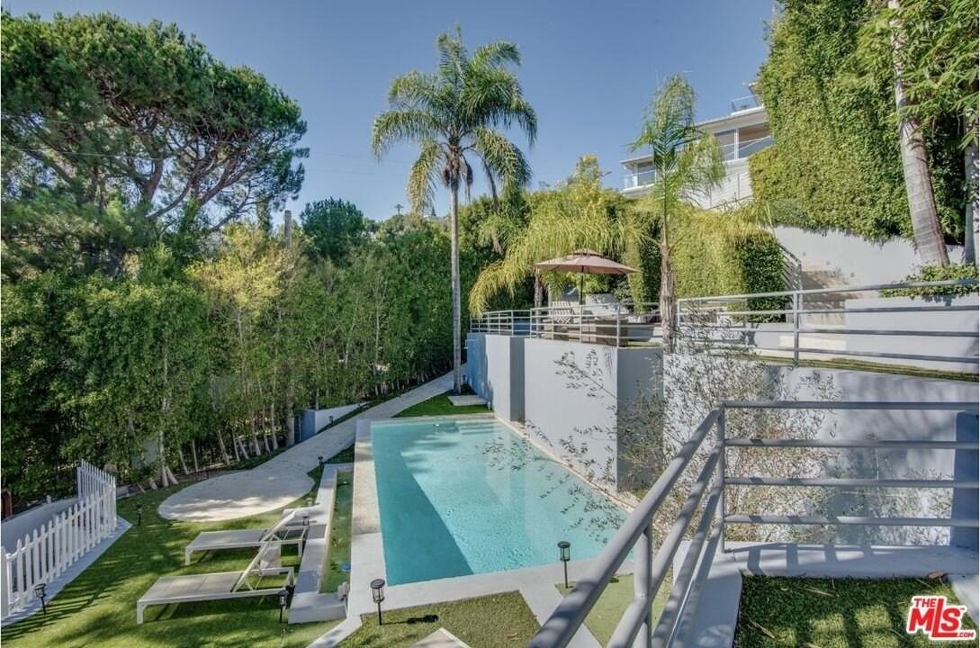 8954 Street Ives Drive - Photo 2 of 38