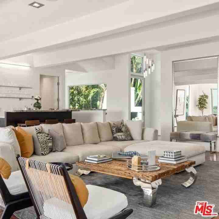 8954 Street Ives Drive - Photo 6 of 38