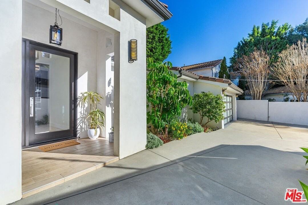 10901 Terryview Drive - Photo 6 of 50