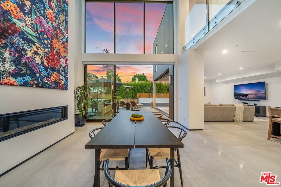 200 N Doheny Dr - Photo 7 of 50