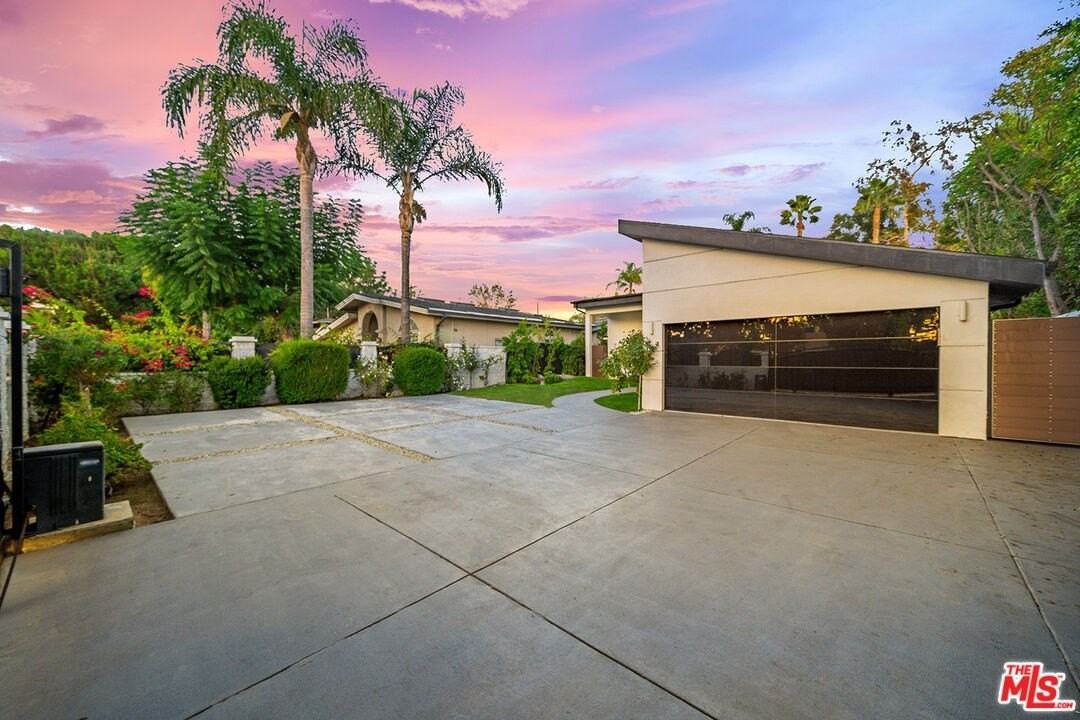 5010 Fulton Avenue - Photo 2 of 50