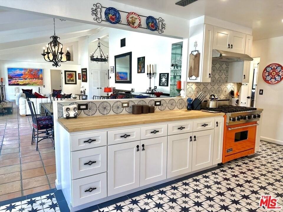 2170 South Caliente Road - Photo 5 of 50