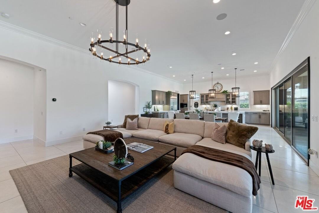 55140 Spring Creek Court - Photo 3 of 28