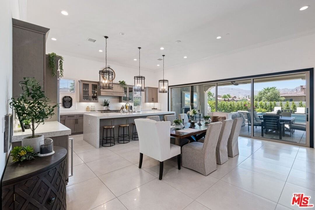 55140 Spring Creek Court - Photo 4 of 28