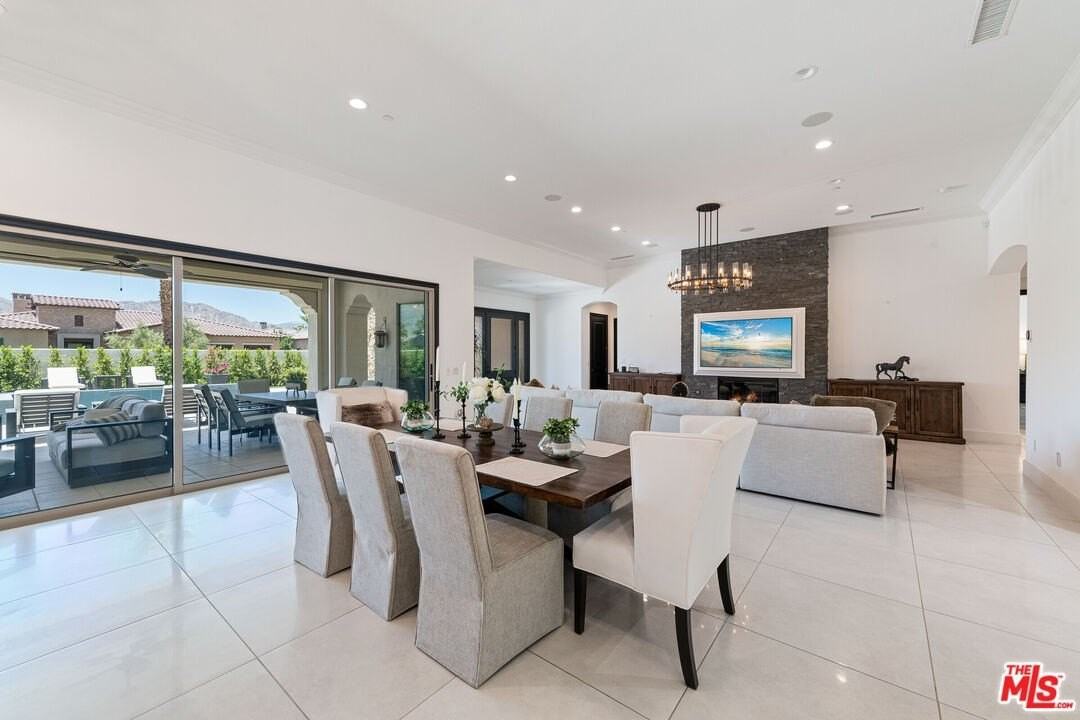 55140 Spring Creek Court - Photo 7 of 28