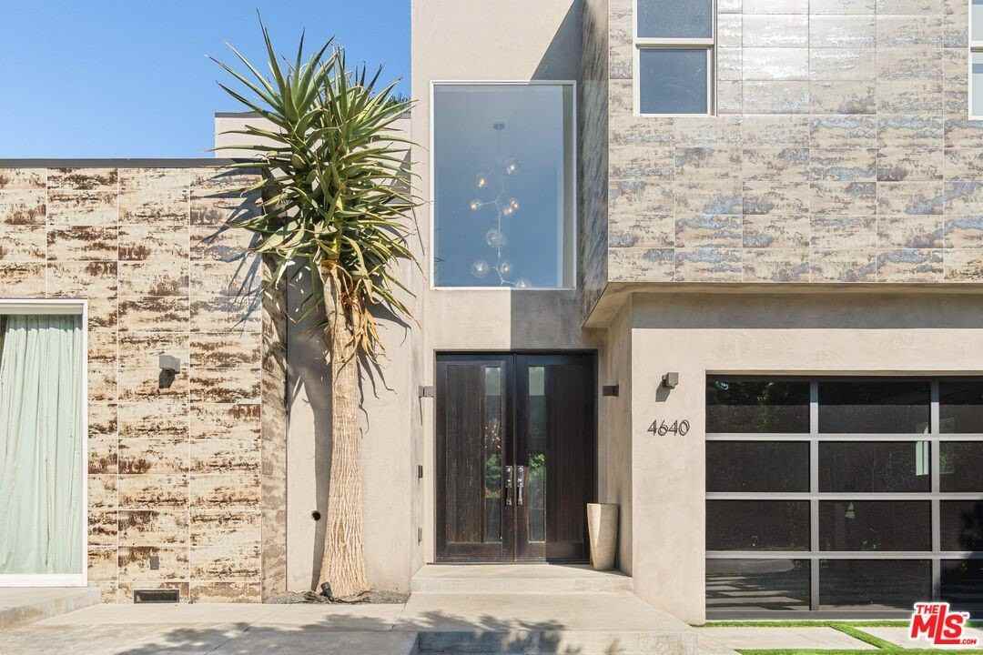 4640 Radford Avenue - Photo 7 of 30