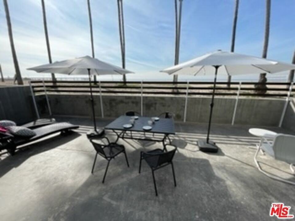 2609 Ocean Front Walk - Photo 2 of 17