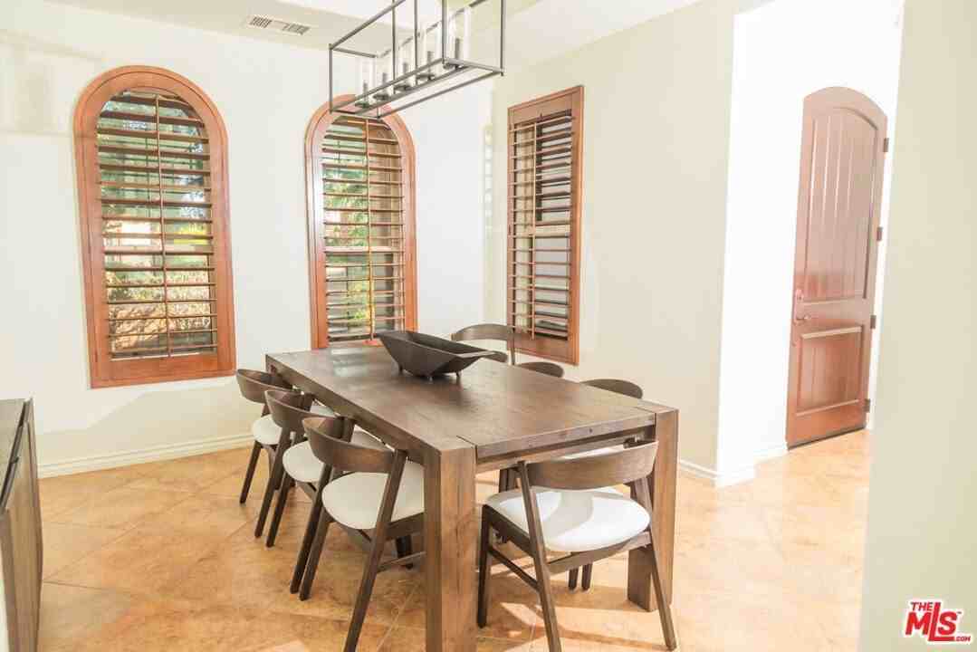 54155 Cananero Circle - Photo 4 of 50