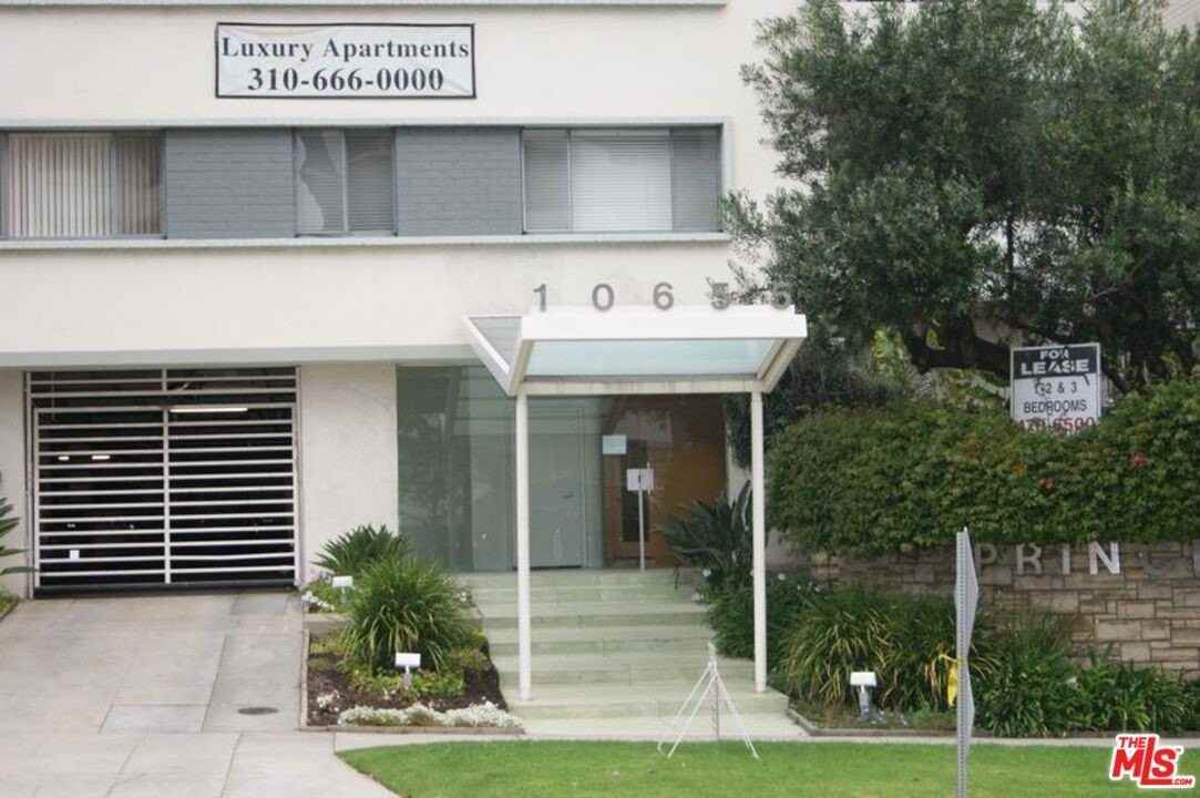 10655 Wilshire Blvd Apt 201 #201 - Photo 2 of 21