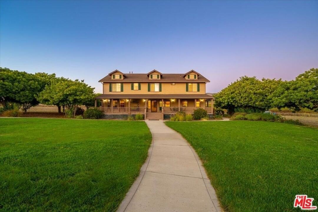 230 Hans Place - Photo 2 of 50