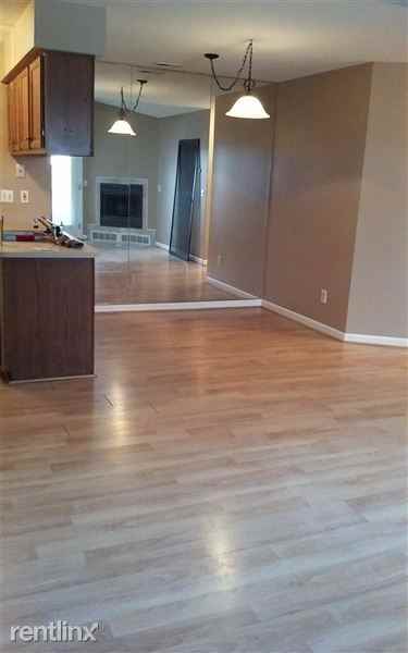 2 bdrm 1 1/2 bath Condo in Fraser for rent Apartments 16529 Woodlane