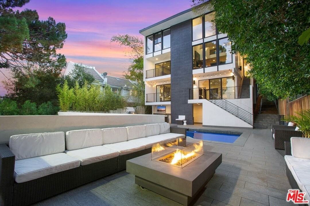 14835 Valley Vista Boulevard - Photo 3 of 40