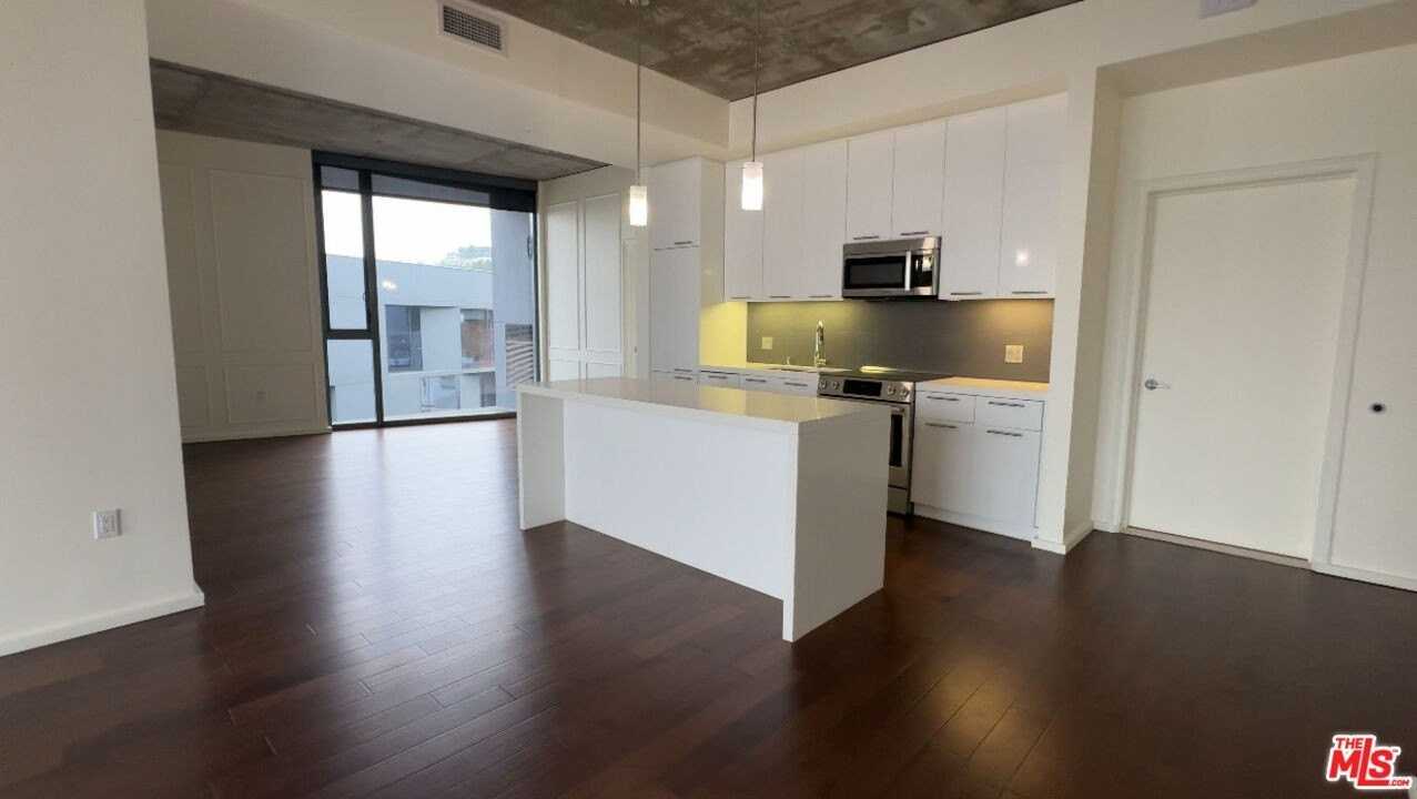 8500 West Sunset Boulevard #E801 - Photo 4 of 21