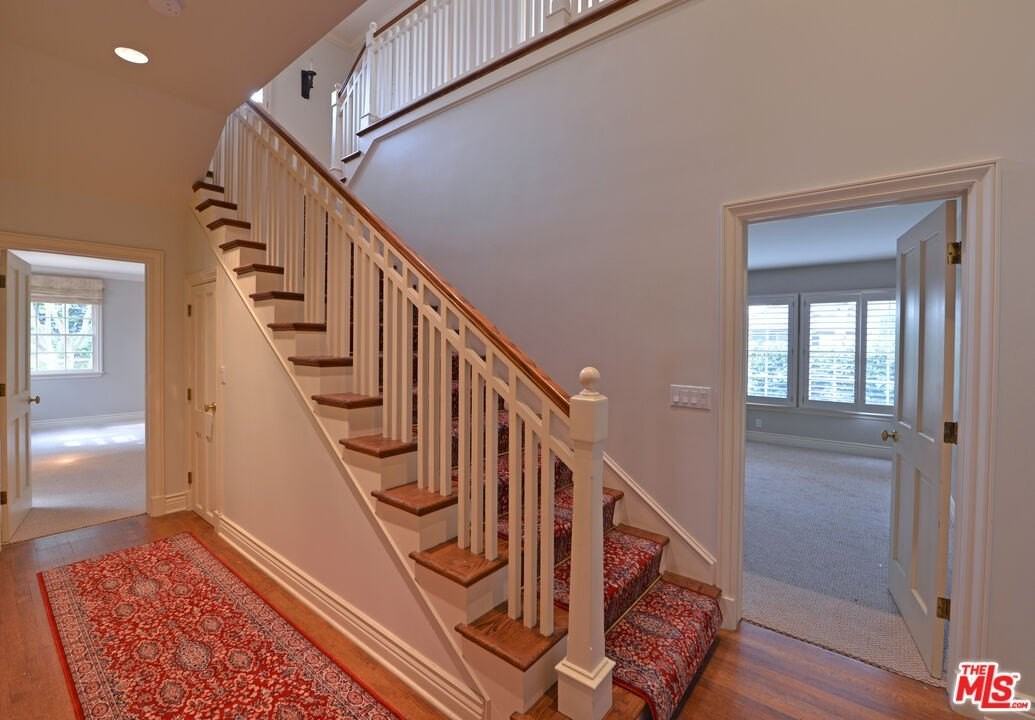 321 Dalehurst Avenue - Photo 7 of 10