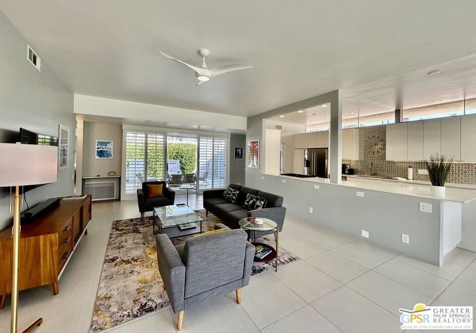 306 Desert Lakes Drive - Photo 7 of 32