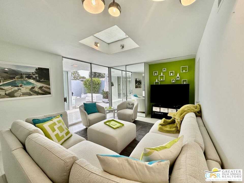 16 Lakeview Cir - Photo 3 of 50