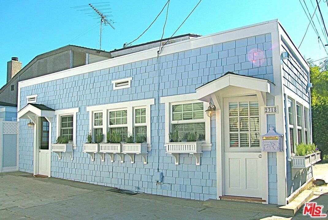 2318 Strongs Drive - Photo 2 of 19