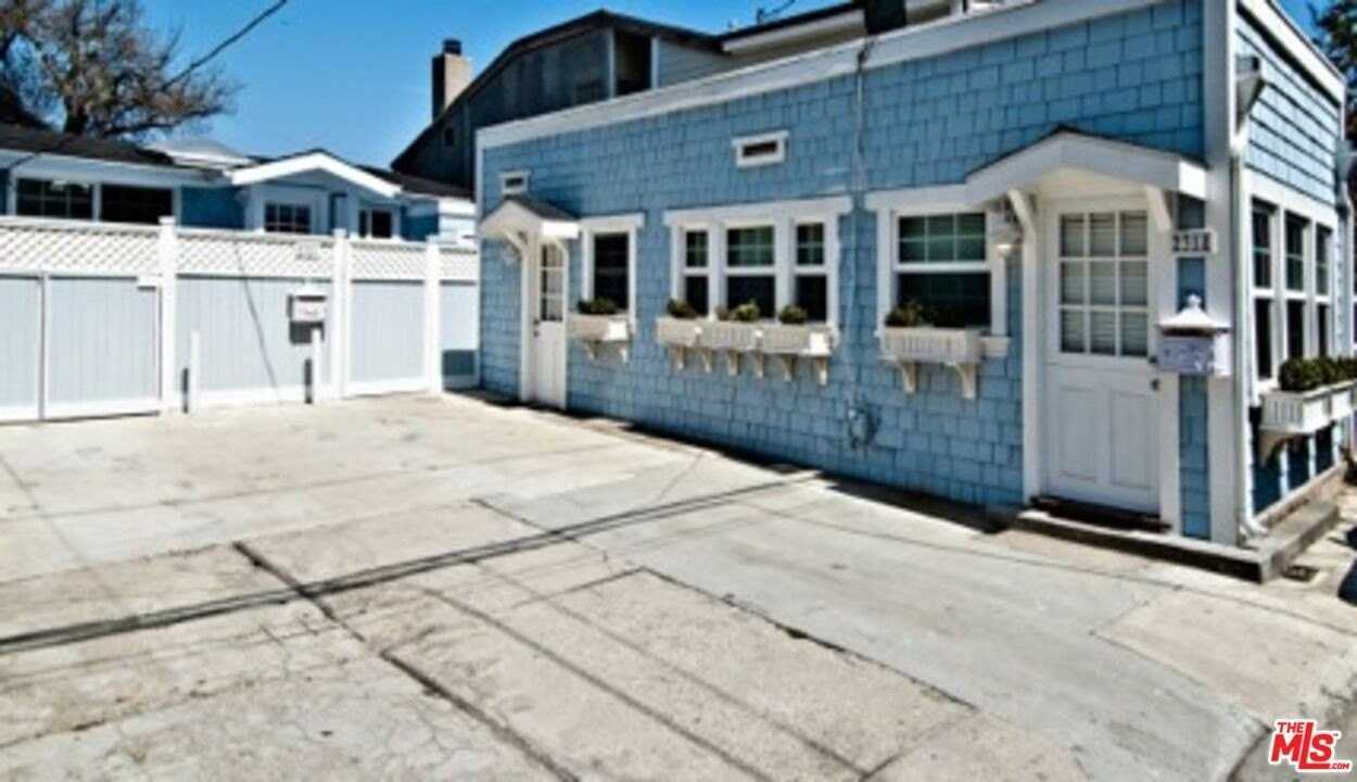 2318 Strongs Drive - Photo 4 of 19